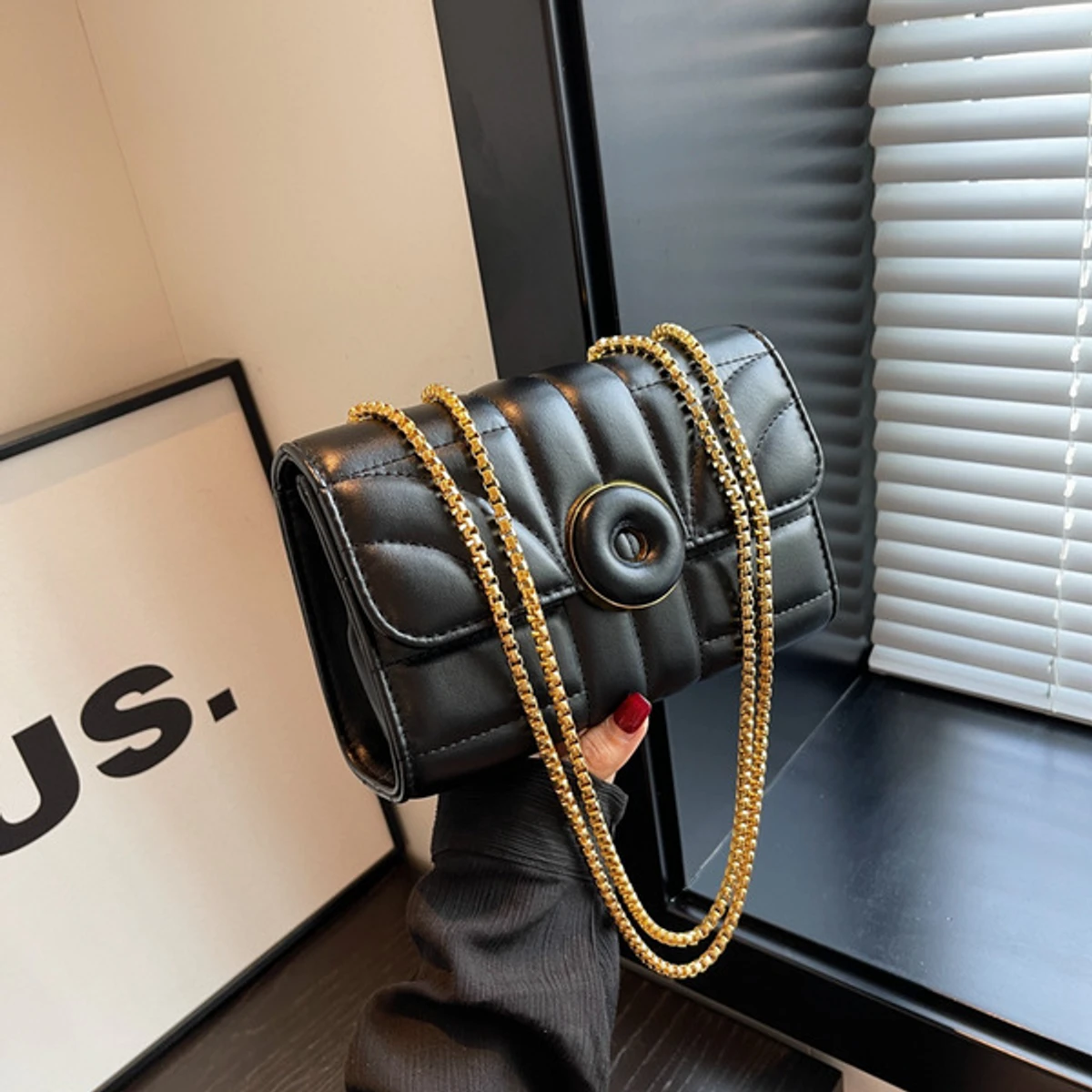 Demi-Season Super Premium Chain Shoulder Bag